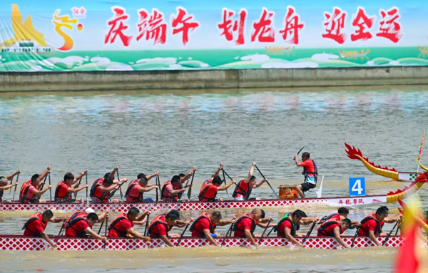 阳春上演水上“狂飙”！全省各地24支龙舟队逆流而上